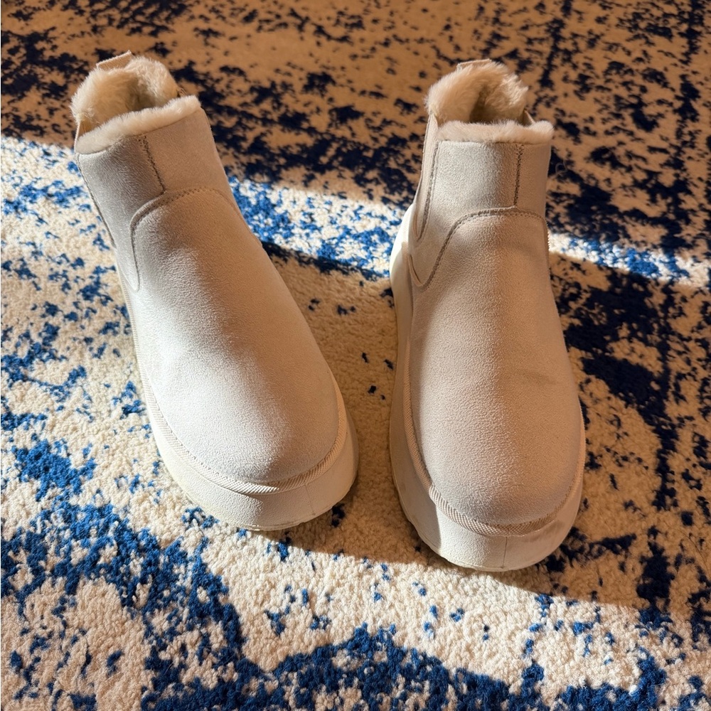 SHEIN Cream Ankle Boots with Faux Fur Lining